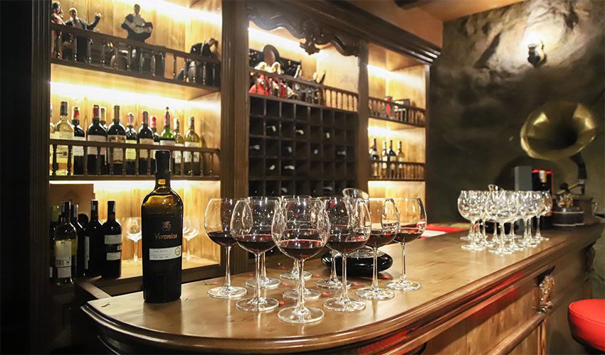 Enjoy-Various-Kinds-Of-Wine