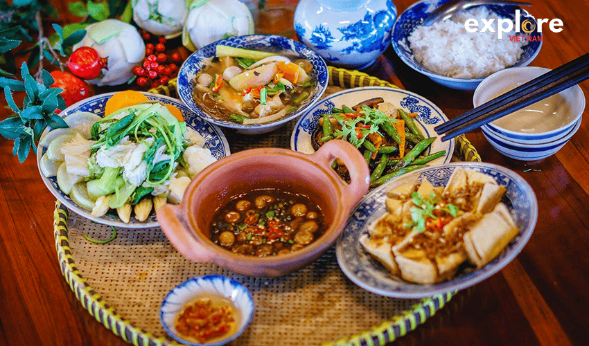 hoi-an-to-hue-day-trip-Vegetarian-and-Vegan