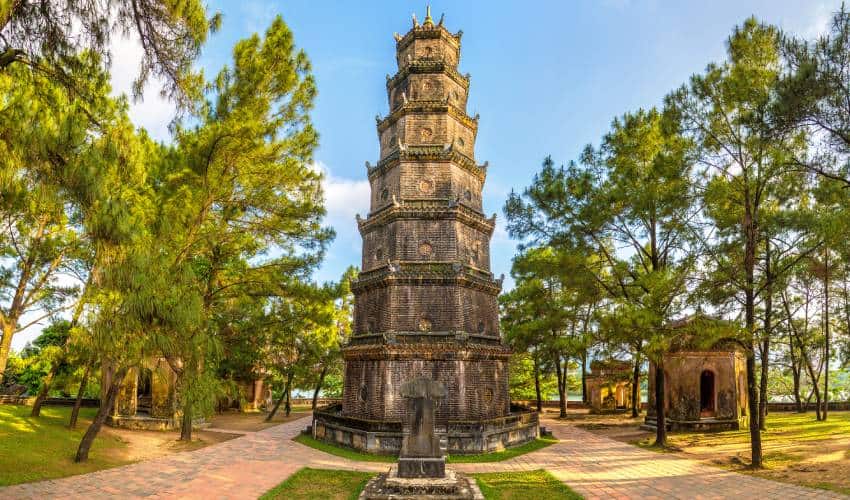 Phuoc Duyen Tower in Thien Mu Pagoda