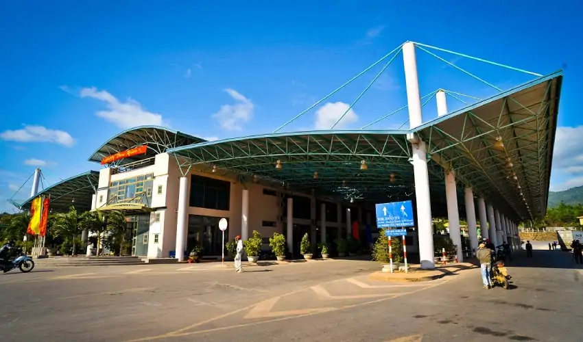 Return to Vietnam at the Lao Bao Border