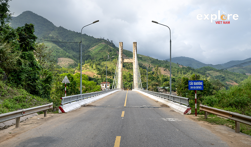Dakrong-Bridge-Vietnam
