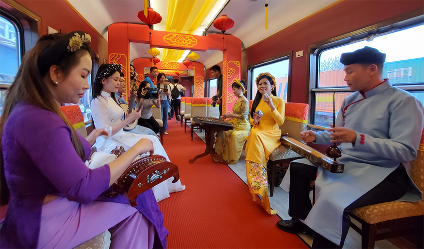 train-to-hue-danang