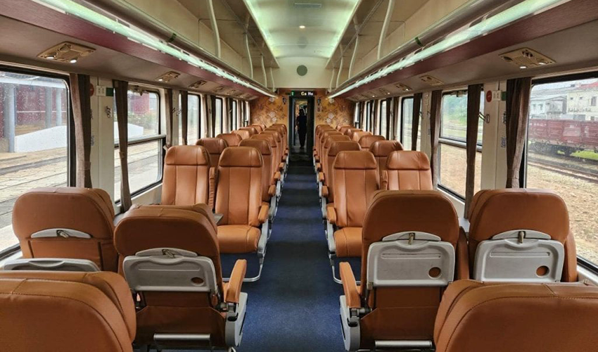 vietnam-Tourist-Train