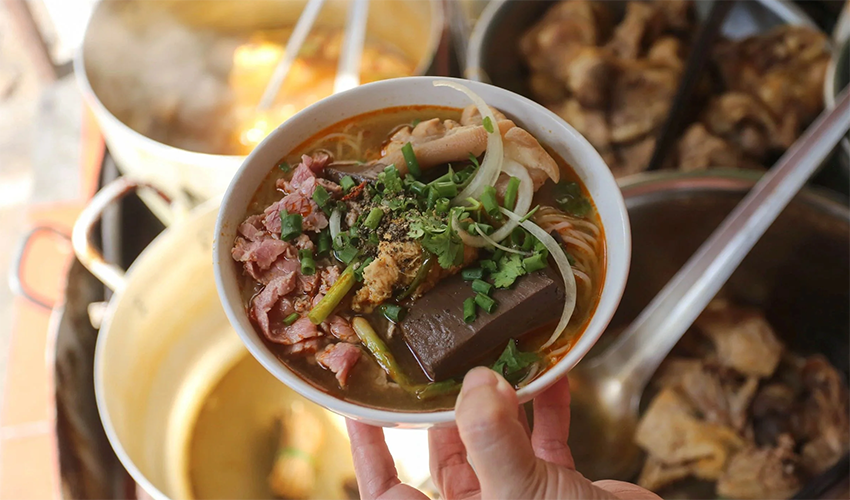 Hue-Royal-Cuisine-bun-bo-hue